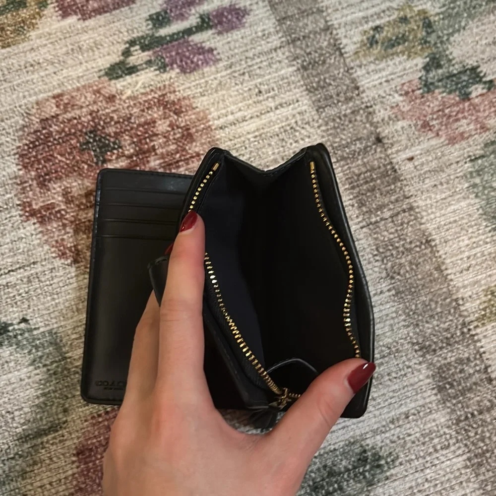 Navy coach bag and matching wallet - Picture 9 of 13